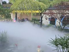 -茅草房·河畔园林火锅