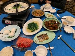 浓汤鱼头-老淳安—伴山伴湖(千岛湖开元度假村店)