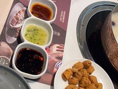 -洪氏嗨捞·广东猪肚鸡·椰子鸡火锅(西咸万象城店)