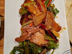 手撕美人椒拌牛肉-云海肴云南菜·蒸汽石锅鱼(北京良乡华冠店)