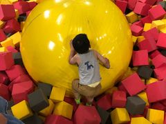 -嘿哟动霸CHUA·新潮玩运动娱乐中心·蹦床滑冰团建乐园