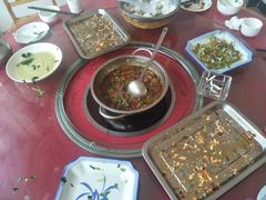 -香猪美食(洛香店)