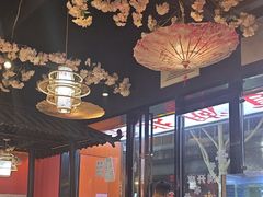 -老街烧烤大排档·地道湖北菜·龙虾馆(汉口火车站店)