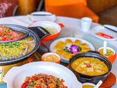 -阿瓦山寨·湘菜现炒·剁椒鱼头王(咸阳总店)