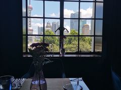 靠窗位-YUE·6·西式融合餐厅(外滩六号店)