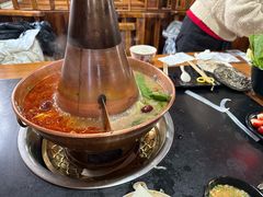 -果松木炭酸菜铜火锅·外婆参鸡汤