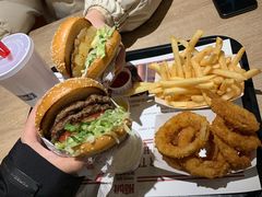-The Habit Burger Grill 哈比特汉堡(复兴soho店)