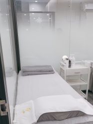 -苗方清颜专业祛痘·皮肤管理