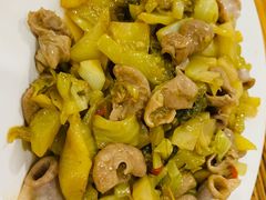 酸菜炒大肠-怀集农家美食