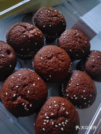 枣糕是真的好吃，甜而不腻 牛奶小蛋糕也很好吃