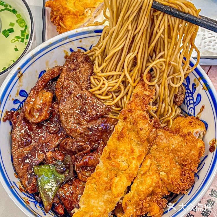 魔都ju好吃的猪三宝拌面