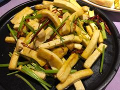 香菜炒龙山豆腐-章丘宴(唐人中心店)