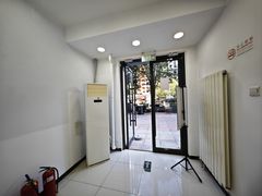 -布瑞琳洗衣(西堤红山店)