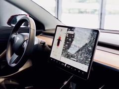 -TESLA 特斯拉(上海太古汇体验店)