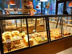 面包甜点陈列柜-Dough&Joe团憩(瑞虹天地月亮湾店)