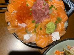 三文鱼火山丼-魔丼屋(日月光店)