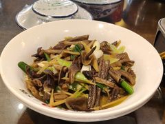 -富正毅三下锅·湘西韵味(天门山索道店)