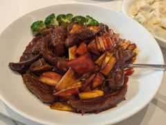 传统葱烧海参-山东宾馆·齐鲁苑餐厅