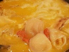 -鲜入围煮花胶鸡海鲜火锅