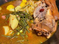 大肘子铁锅炖-粗粮人家·东北菜(洋桥店)