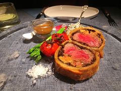 惠灵顿牛排-弦月窗LUNETTE BY AMANDA(复兴路店)