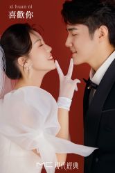 -现代经典婚纱摄影