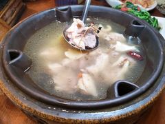 -老滇山寨•云南特色菜•地方菜•民族风情歌舞表演(金碧店)