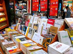 -西西弗书店&矢量咖啡(凯德晶萃广场店)