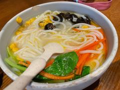 鸡汤米线-云海肴·汽锅鸡·云南代表菜(天山百盛优客店)
