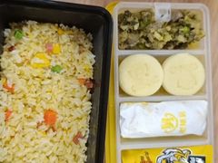 -老娘舅餐厅(黄龙体育中心店)