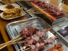 -哈尔滨小酒馆·鲜肉现穿自助烧烤(康新花园店)