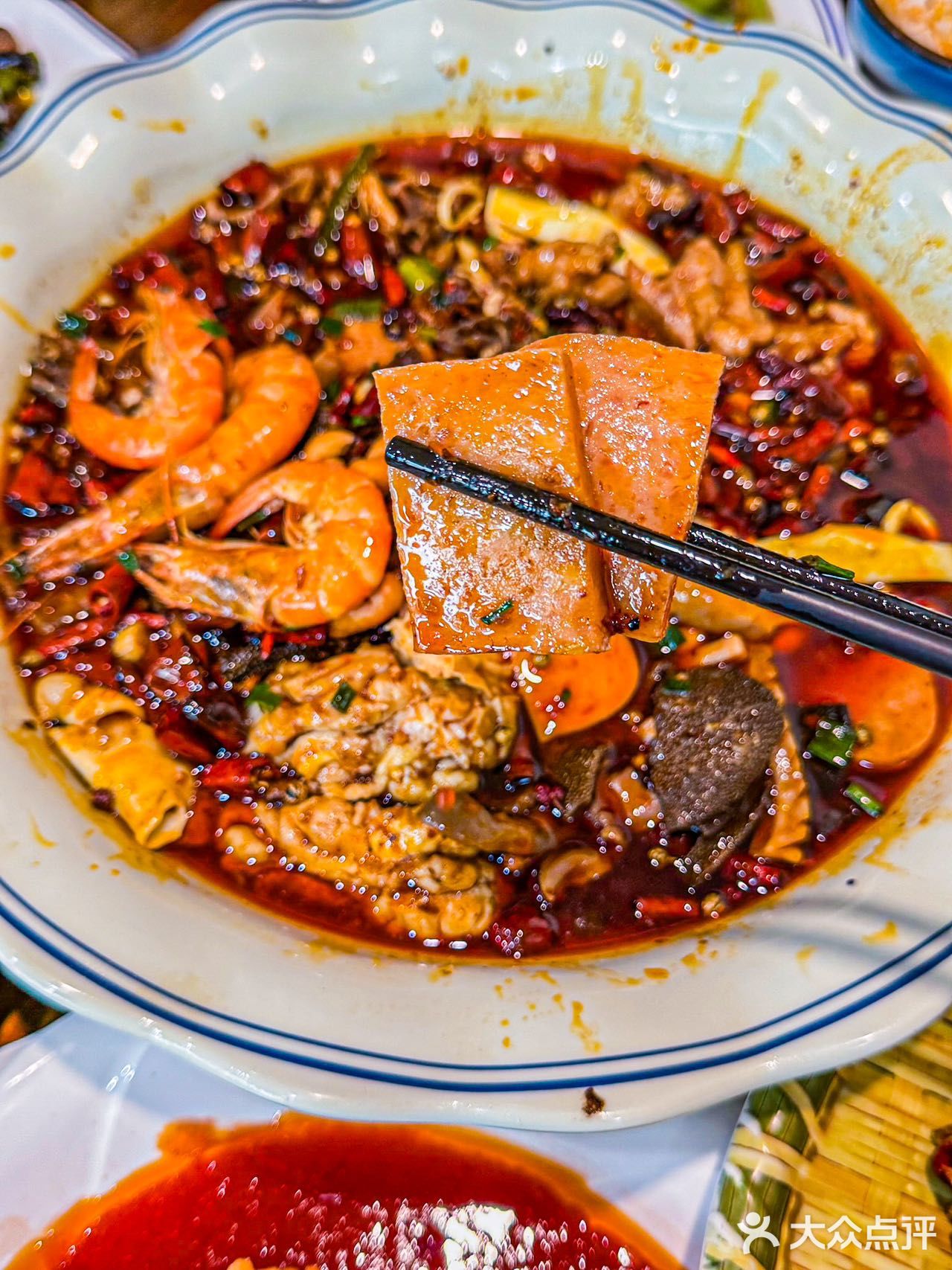 解放碑藏着一家性价比天花板——月半！不管你是本地干饭人