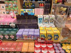 -九木杂物社(新奥购物中心店)