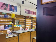 -罗伯特眼镜·蔡司官方授权(罗湖国贸店)