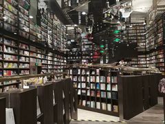 -钟书阁(群光广场店)