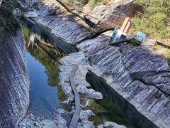 -燕子河大峡谷天坑仙境