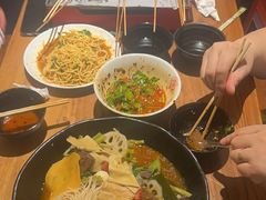 -万记麻辣烫国展总店