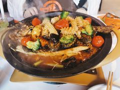 -鸣记脆皮烤鱼·海鲜烤鱼(三八广场店)