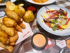 夏威夷拼盘+沙拉-米斯特比萨(罗斯福店)