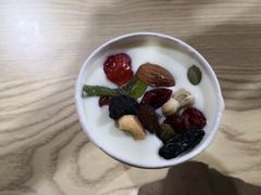 -布尔津河堤夜市