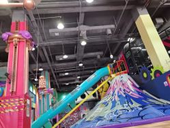 -欧酷世界动力星球(王府井奥莱UP TOWN店)