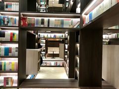 -钟书阁(群光广场店)