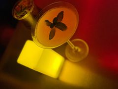 -饮湖威士忌鸡尾酒吧