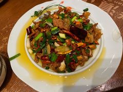 宣威小炒肉-老滇山寨•云南特色菜•地方菜•民族风情歌舞表演(金碧店)