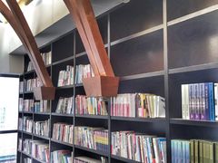 -钟书阁(松江泰晤士小镇店)