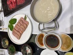 -红鼎豆捞·非遗鲍皇汤火锅(宝丰路店)