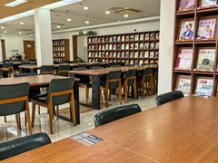 -上海市静安区图书馆(新闸路馆)