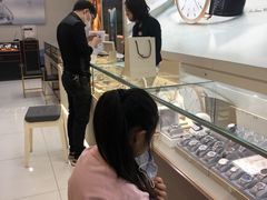 -王府井百货(中州中路店)
