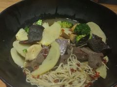 -万记麻辣烫国展总店