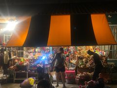 -席娜卡琳火车铁道夜市